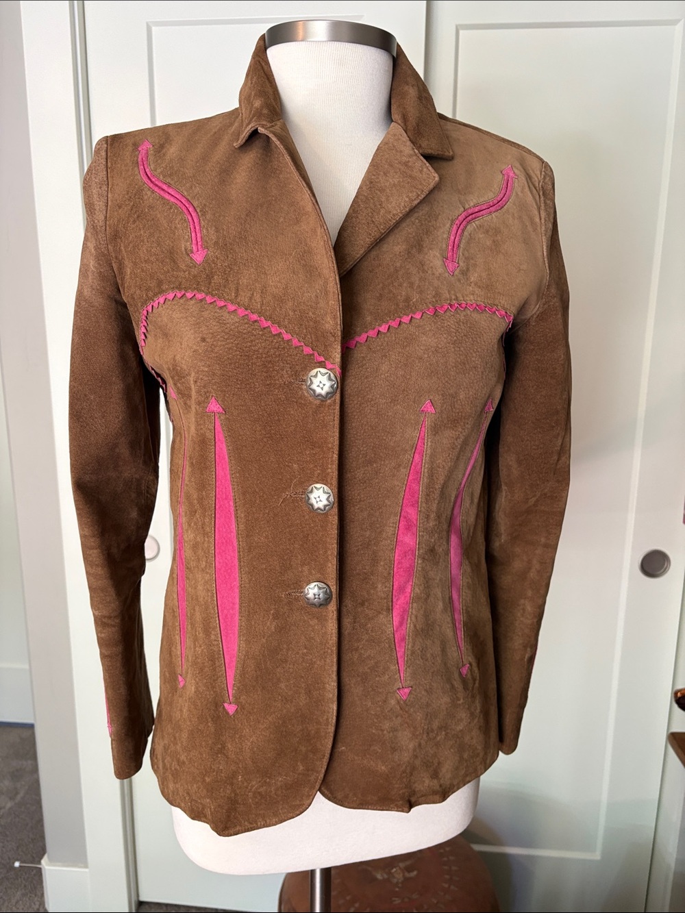 Patricia Wolf brown Suede Blazer w/ Fuchsia Pink suede Accents &concho buttons.